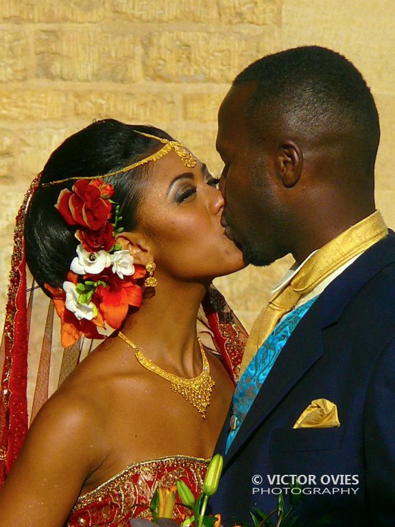Golden Love - Just married in Oxford